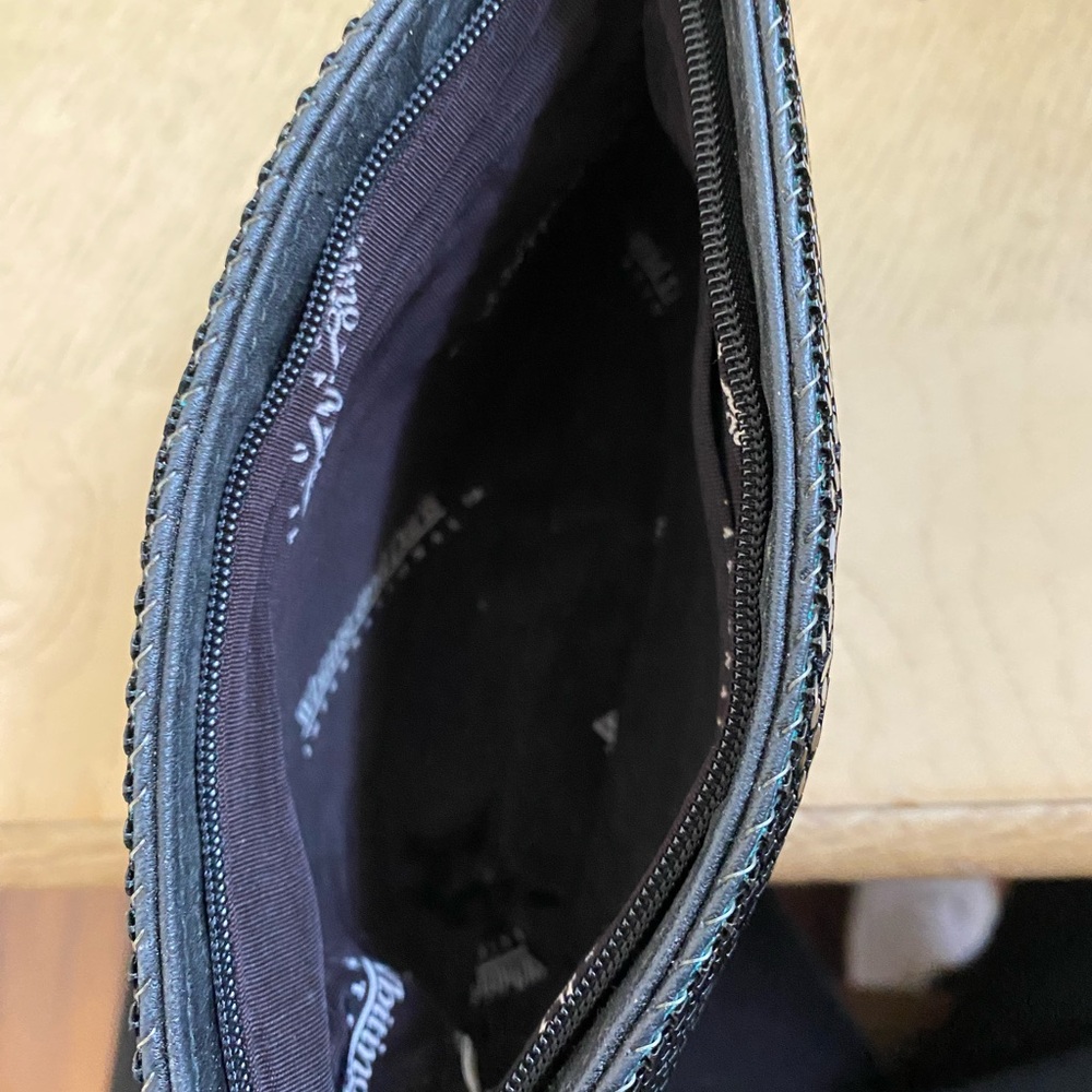Whiting and Davis hand wallet/purse preowned - Picture 2 of 4